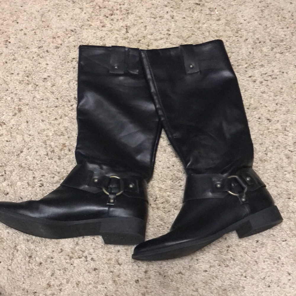 Black boots